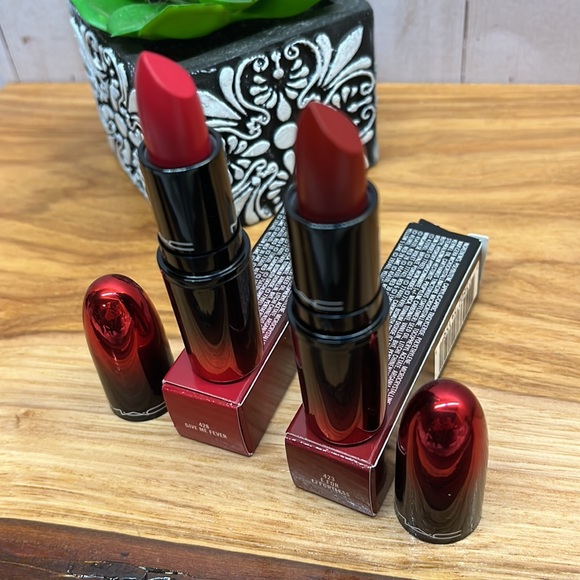 MAC Love Me Lipstick - Picture 15 of 16